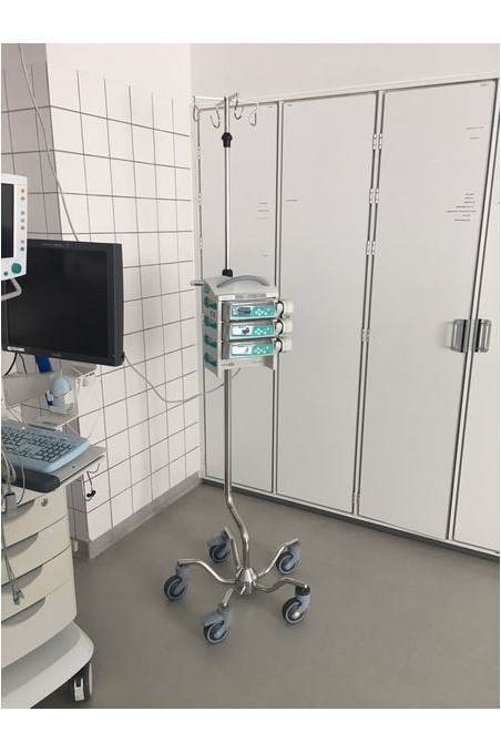 Teleskopstang, drop og infusionsstativer. JB 317-00-13 af JB Medico