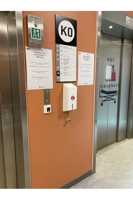Cubierta de protección con cerradura para dispensadores de alambre, JB 25-06-20 por JB Medico