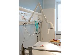 Lámparas de exploración Glamox Luxo para clínicas y hospitales